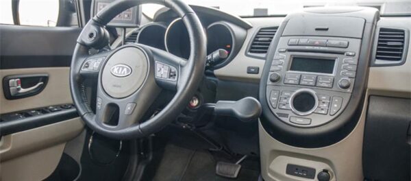 Alavanca de freio empurrando para frente LF12 KIA SOUL 2