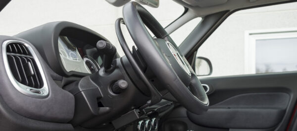Aro sob o volante K5 easy-fit – FIAT 500L 2